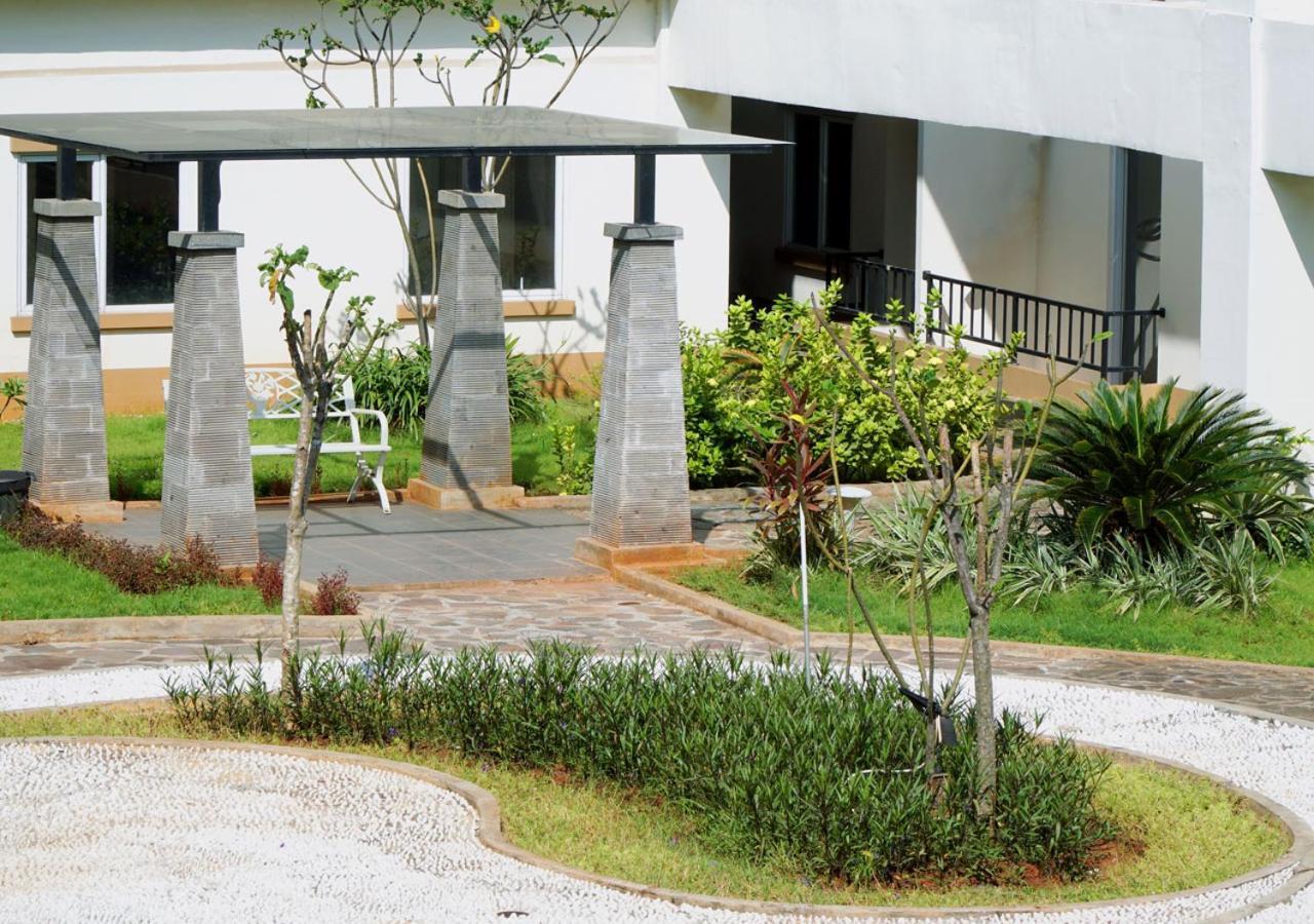 Bandara City Apartemen- 2Br Tangerang Buitenkant foto